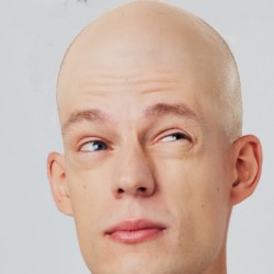 лысая гнида. лысая гнида. назин никита налысо. я гнида. лысая гнида иван.